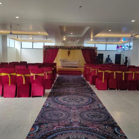 Hotel The Golf 1 Lucknow Ngoại thất bức ảnh