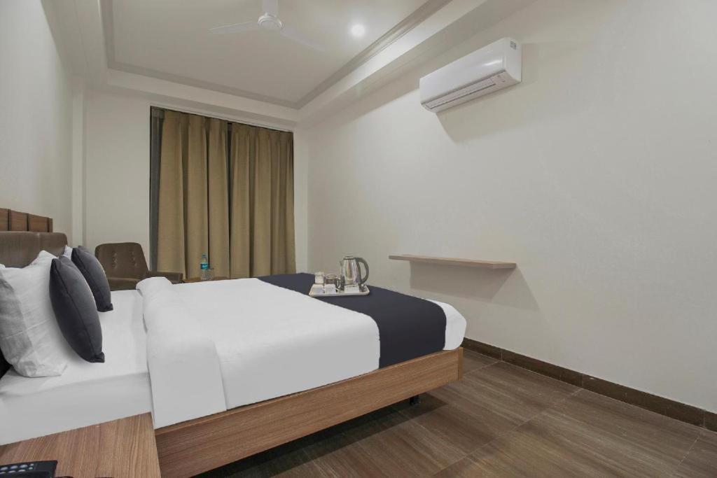 Hotel The Golf 1 Lucknow Ngoại thất bức ảnh