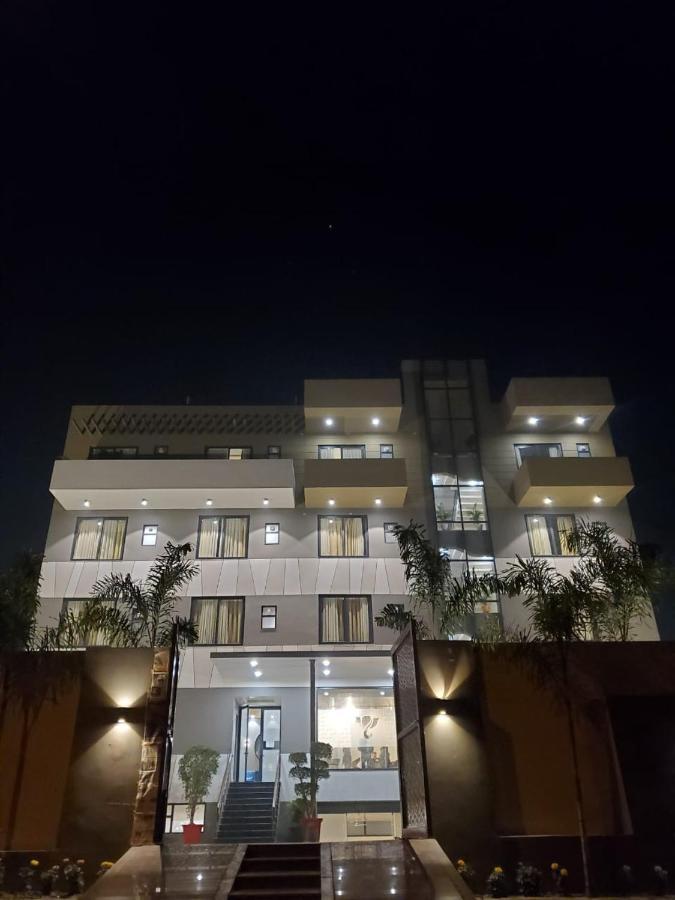 Hotel The Golf 1 Lucknow Ngoại thất bức ảnh