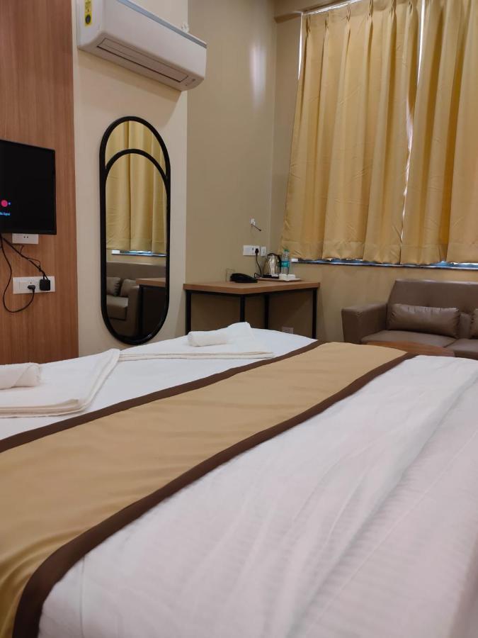 Hotel The Golf 1 Lucknow Ngoại thất bức ảnh