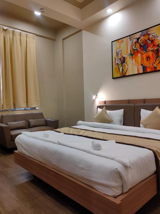 Hotel The Golf 1 Lucknow Ngoại thất bức ảnh